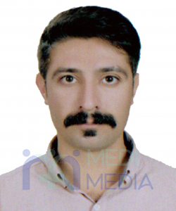 آقای دکتر رامین نشسته